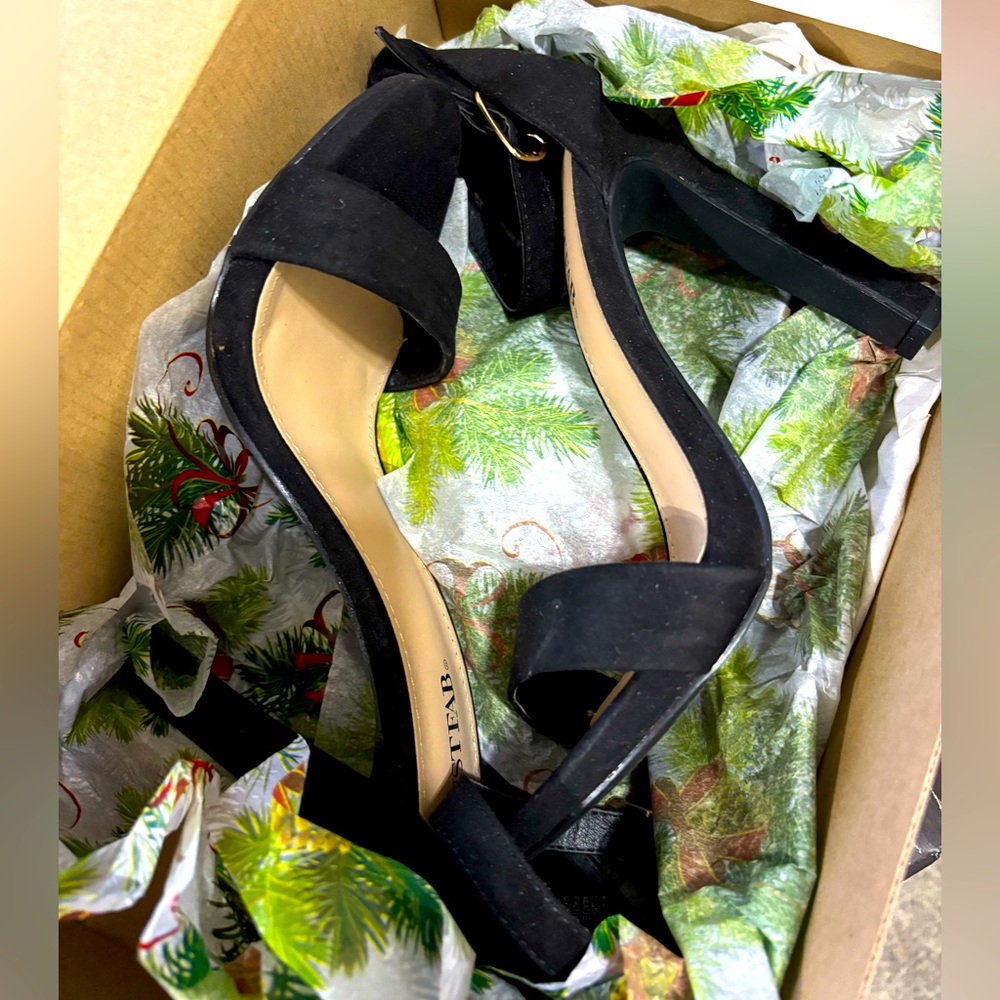 Black Classic Heel